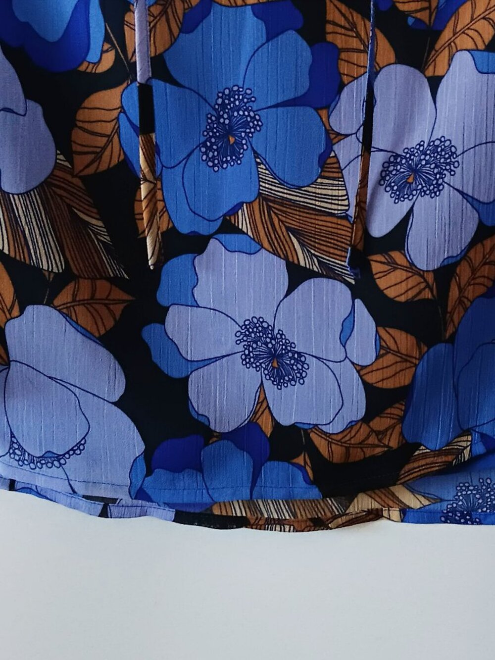 PLEIONE Blue and Beige Floral Blouse Size M ($14) - Picture 5 of 12
